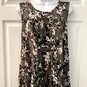 Simply Vera sleeveless tunic shirt